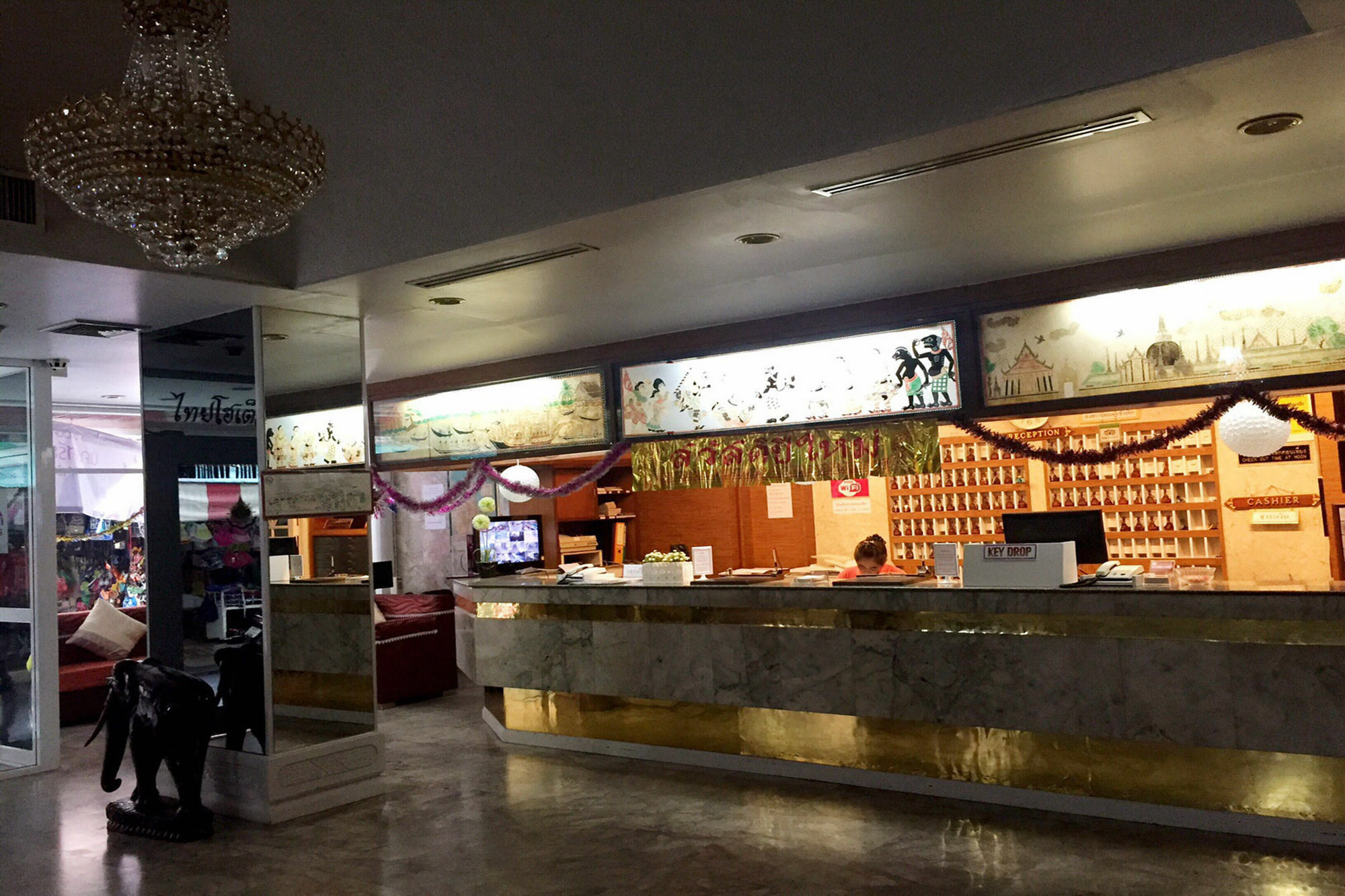 Thaihotel Nakorn Si Thammarat Накхонсітхаммарат Екстер'єр фото